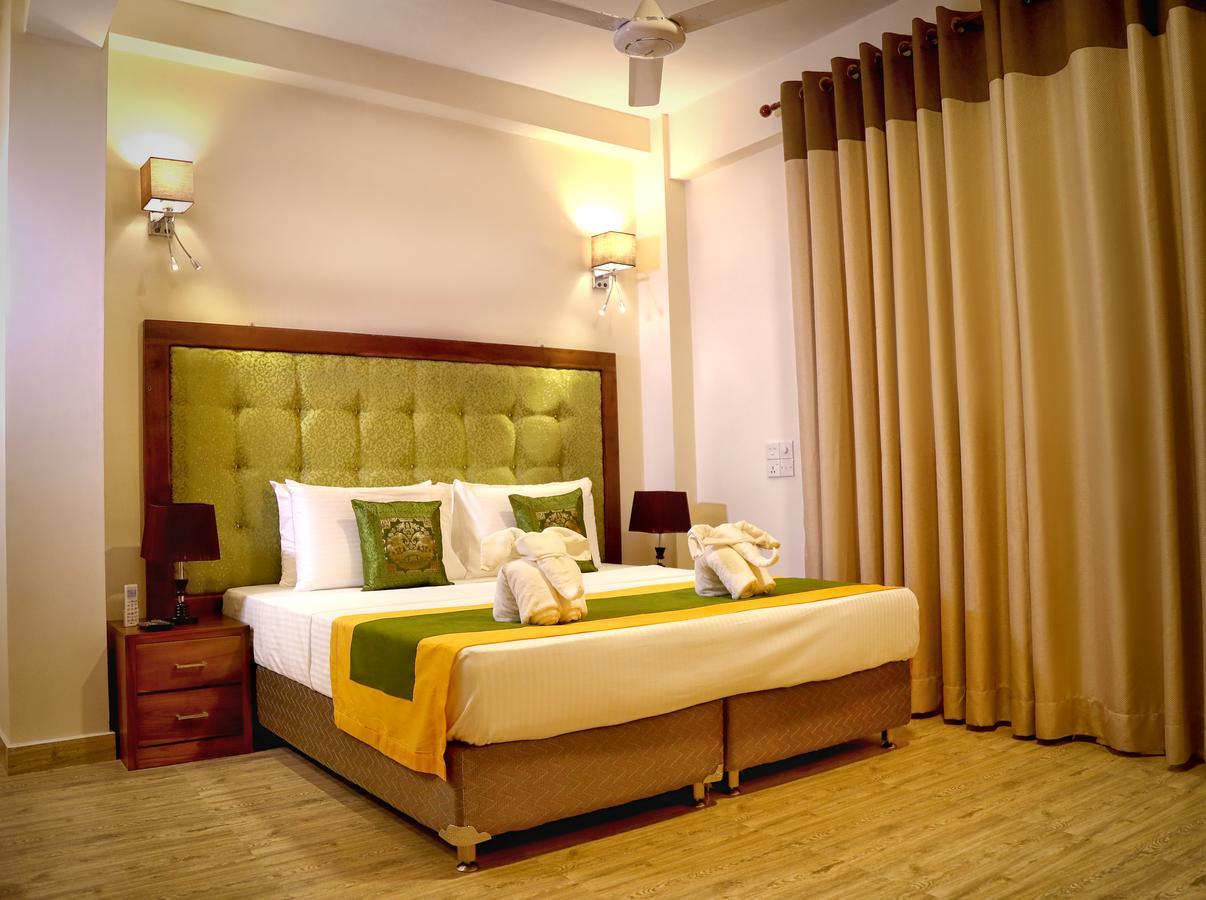 Vendol Maliga Edge Hotell Kandy Exteriör bild
