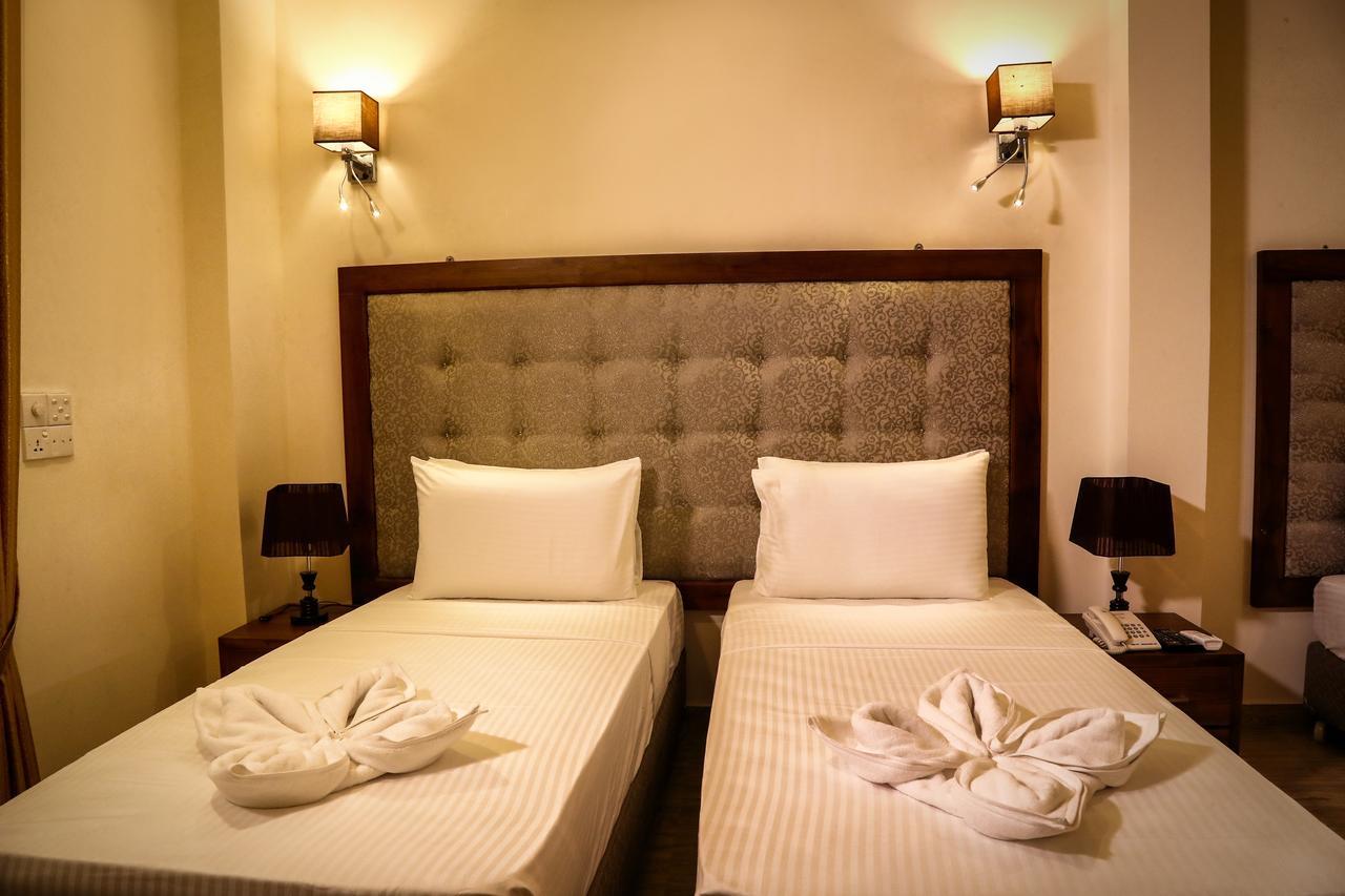 Vendol Maliga Edge Hotell Kandy Exteriör bild