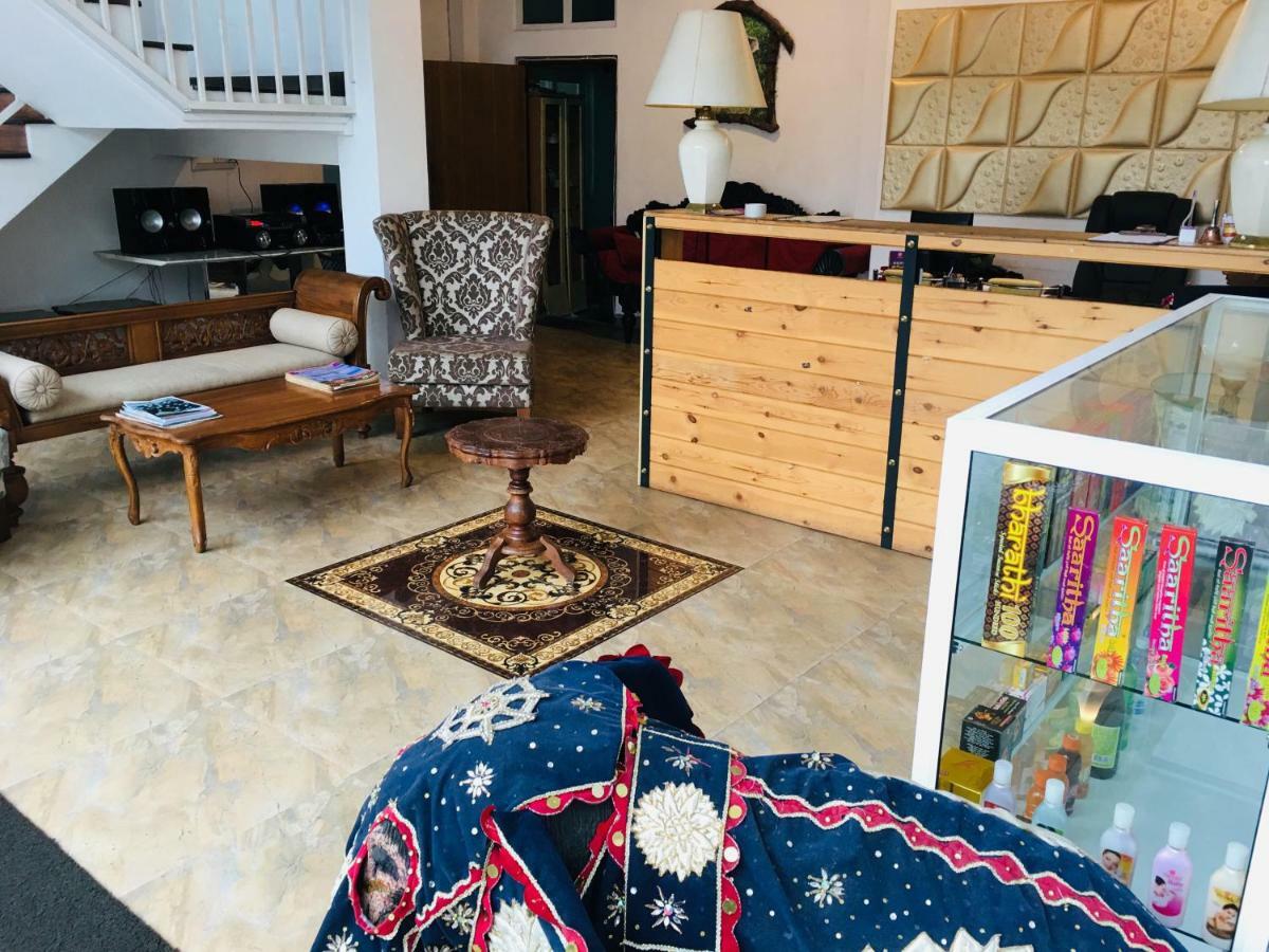 Vendol Maliga Edge Hotell Kandy Exteriör bild